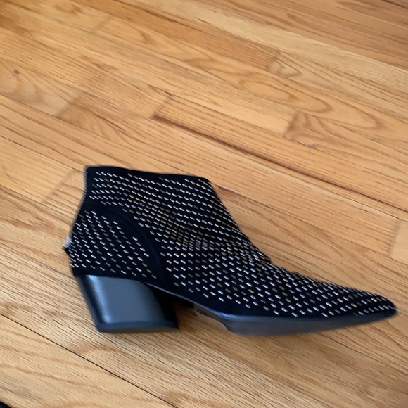 Very stylish European boots with decor size 38 - Picture 4 of 6